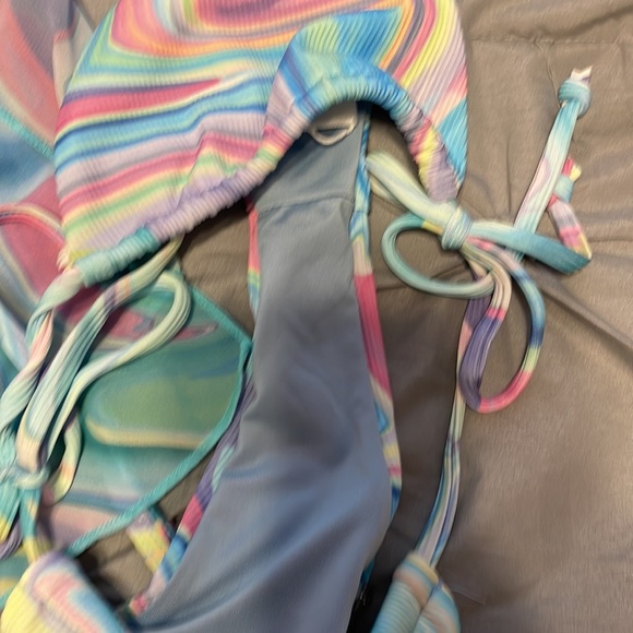 Never worn bikini with matching cover - Picture 4 of 6